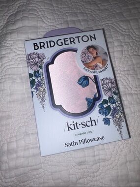 Kitsch Bridgerton Satin Pillowcase in Shimmery Lavender-Pink